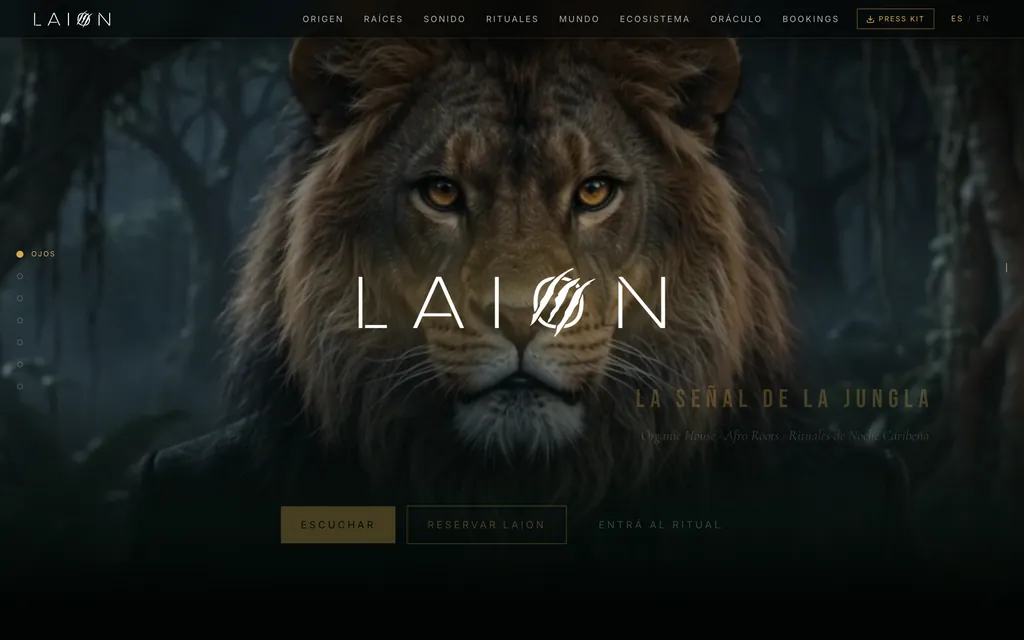 La escena principal con el nombre del artista y «La señal de la jungla»